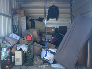 10 x 10 unit in Lexington
