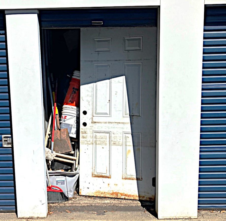 5 x 10 storage unit in Conyers, GA