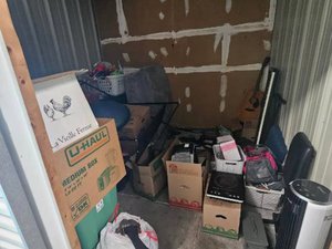 10 x 10 storage unit in Pinellas Park, FL