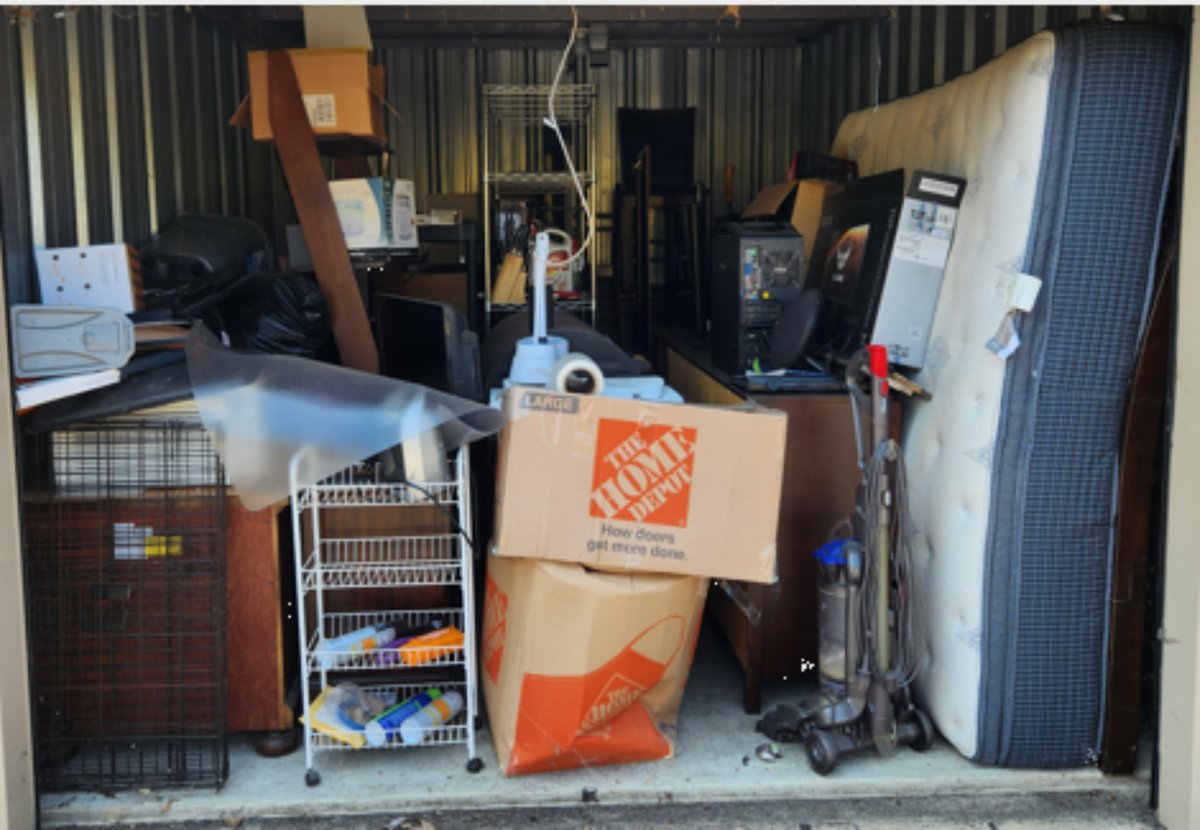 10 x 15 storage unit in Avon, OH