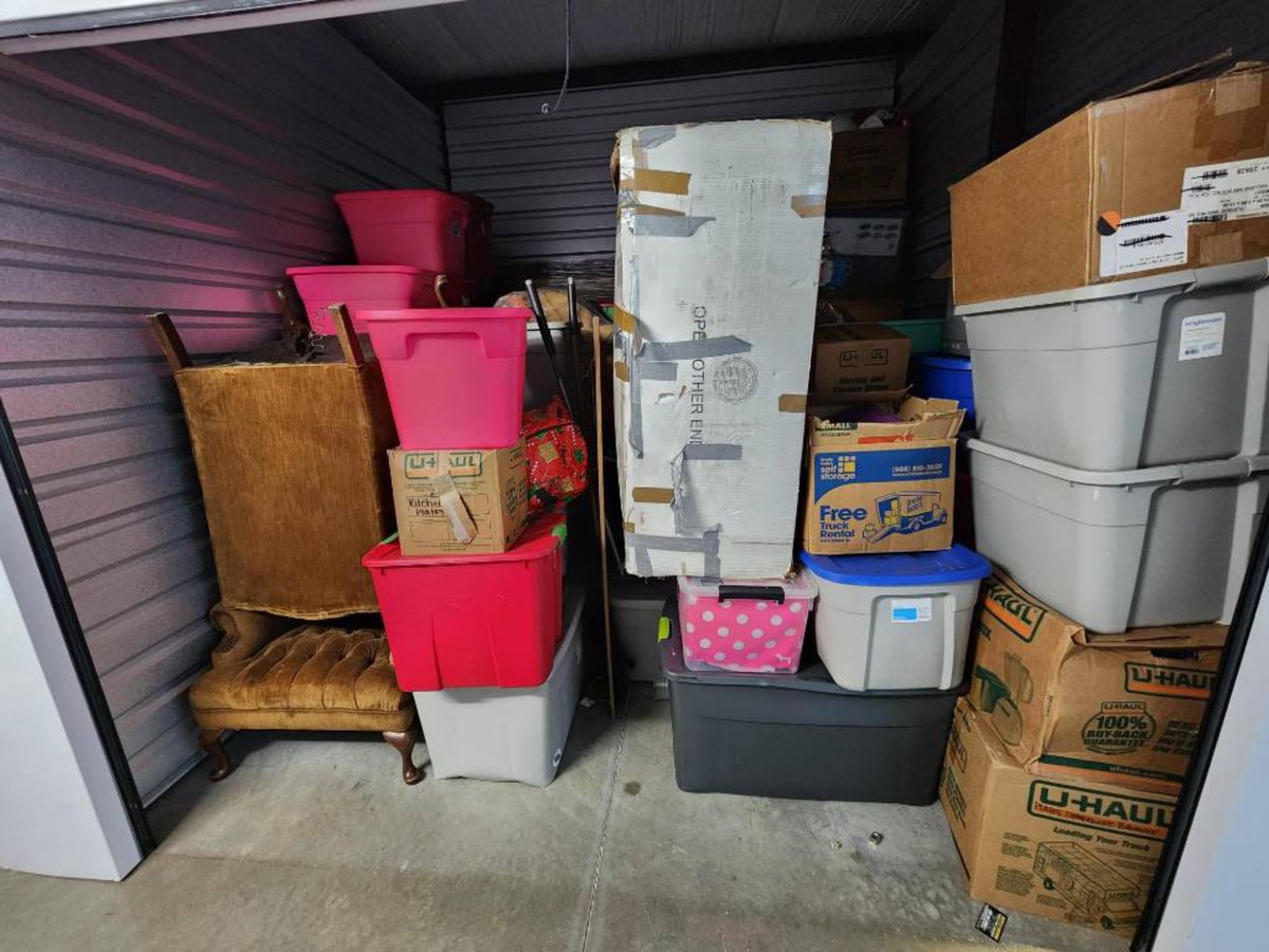 10 x 10 storage unit in Houston, TX