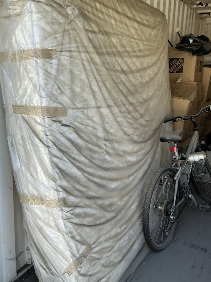 8 x 20 storage unit in Palm Springs, CA