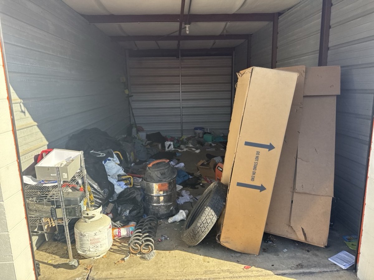 10 x 20 storage unit in Dundalk, MD