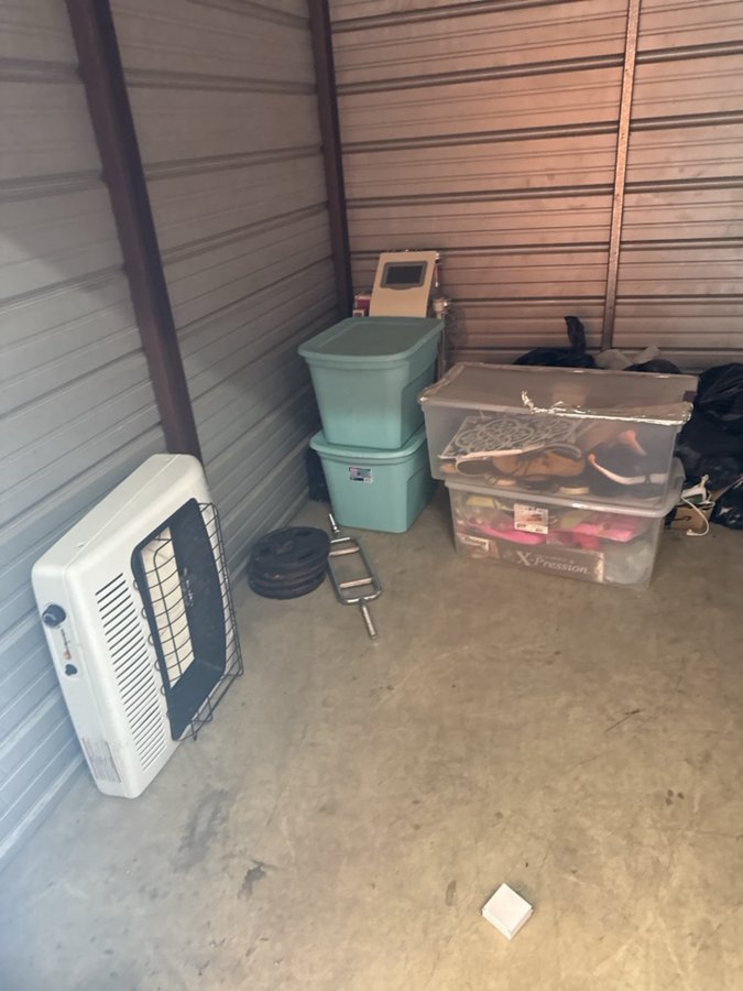 7 x 10 storage unit in Dundalk, MD
