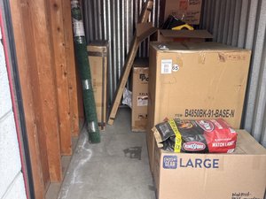 5 x 10 storage unit in Hemet, CA