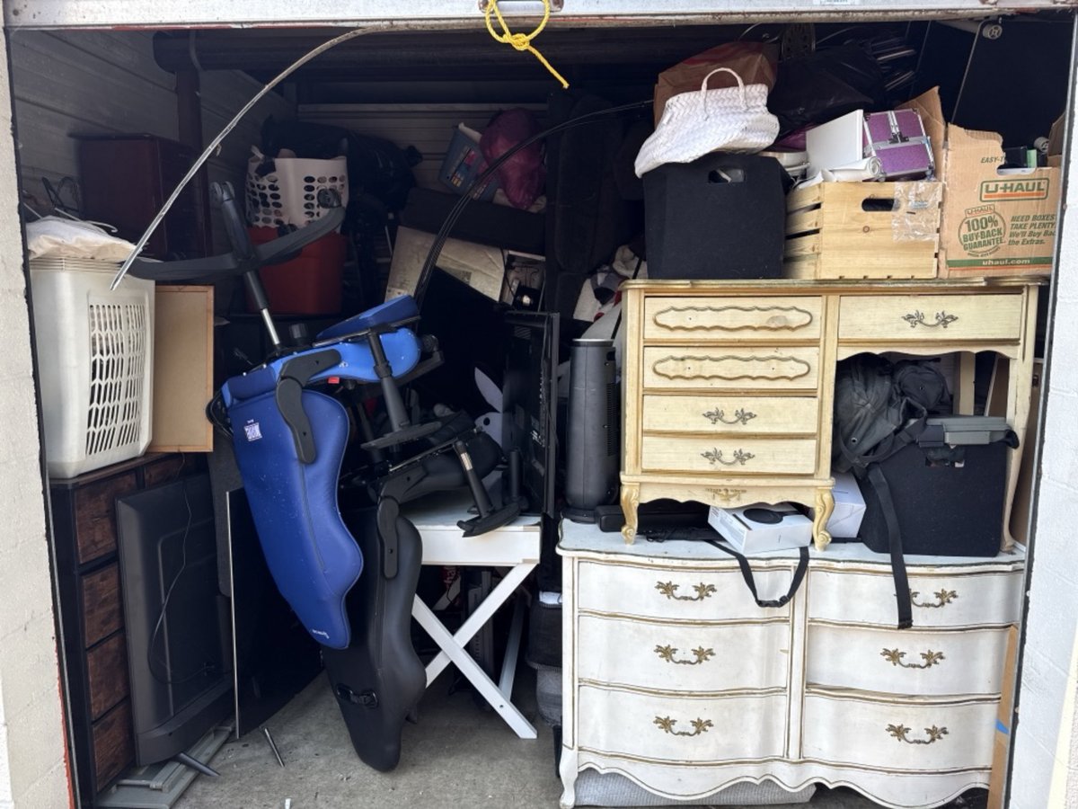 10 x 10 storage unit in Dundalk, MD
