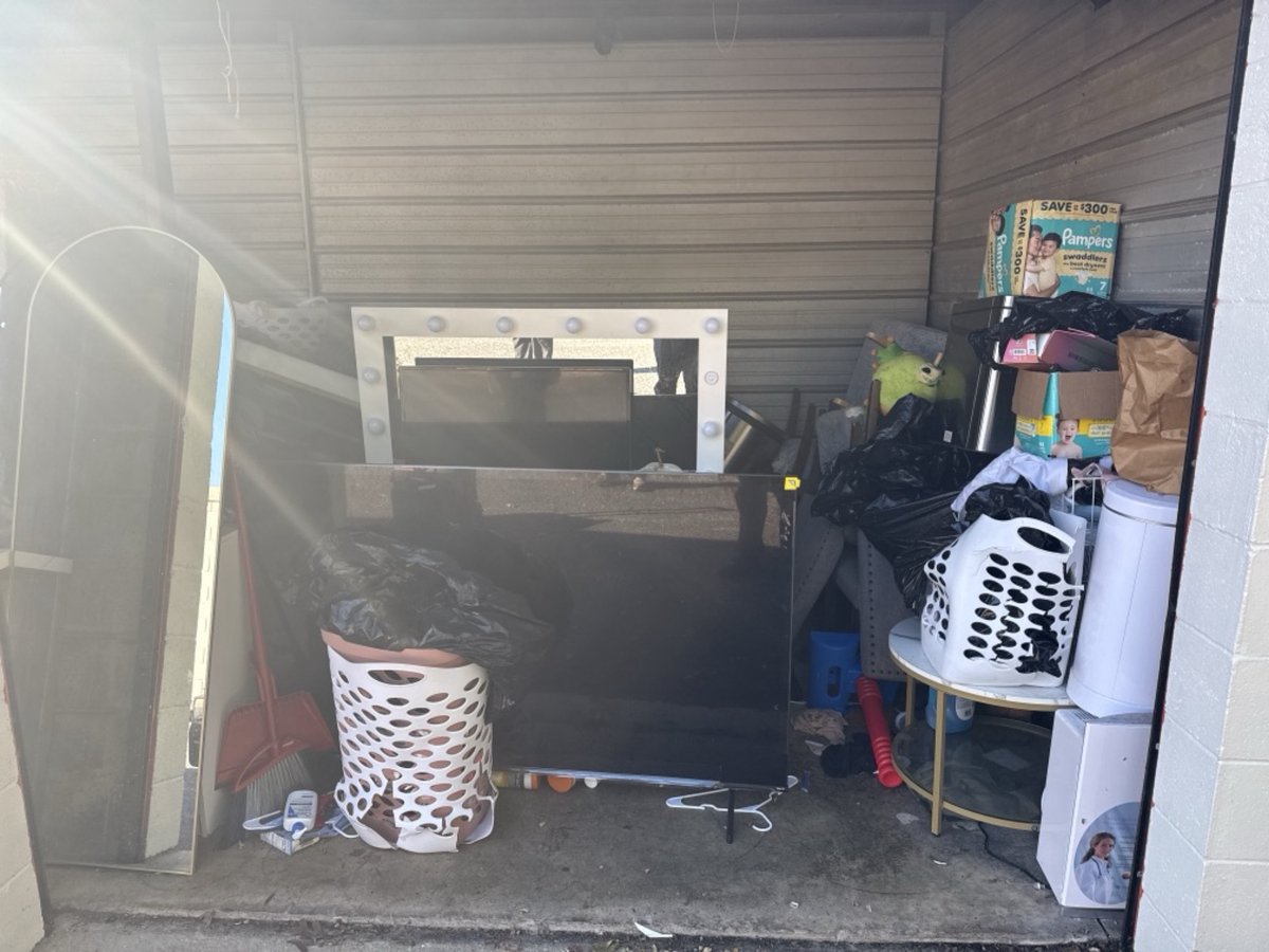 10 x 20 storage unit in Dundalk, MD