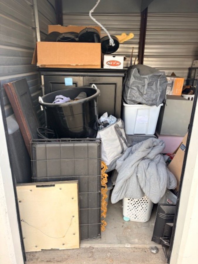 10 x 10 storage unit in Lincoln, NE
