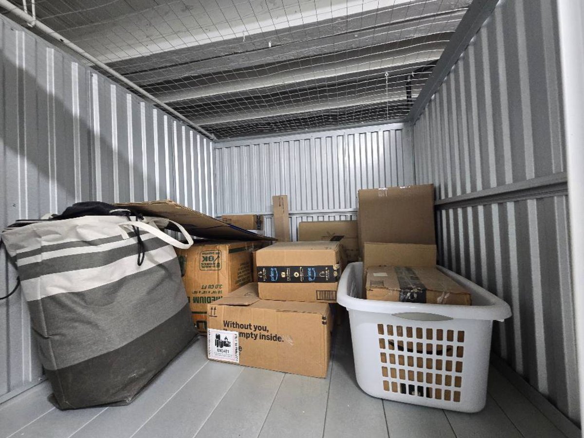 5 x 5 storage unit in Chicago, IL
