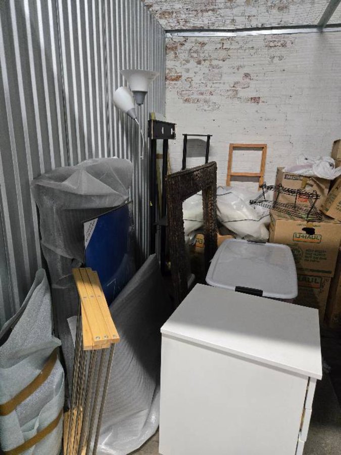 12 x 10 storage unit in Chicago, IL