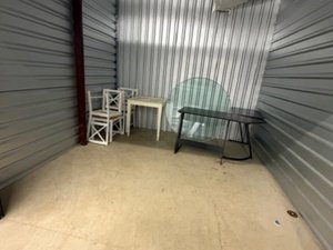 10 x 10 storage unit in Leesburg, VA