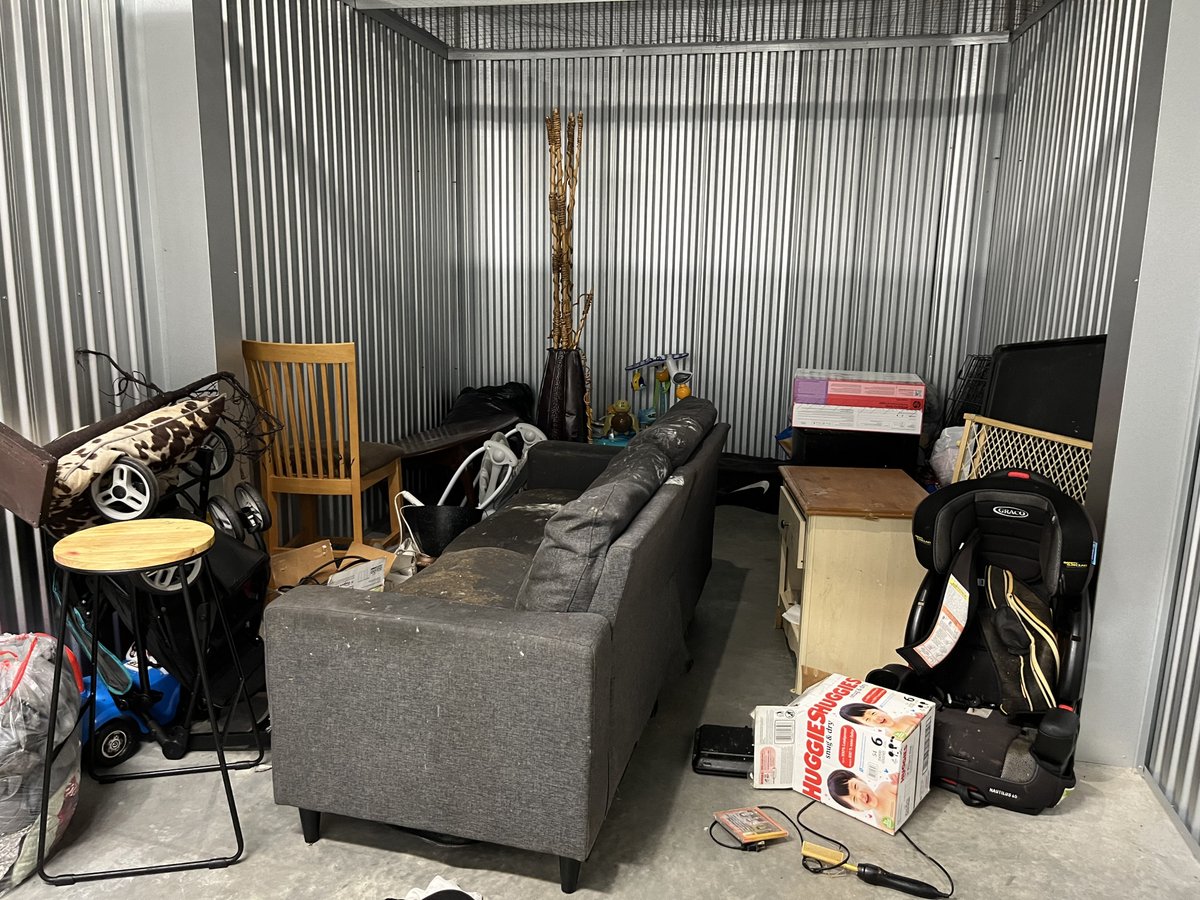 10 x 13 storage unit in Ashburn, VA