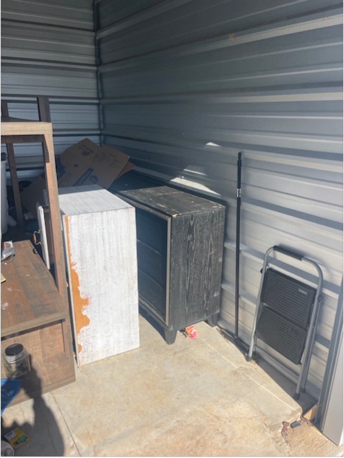 10 x 10 storage unit in Lexington, NC
