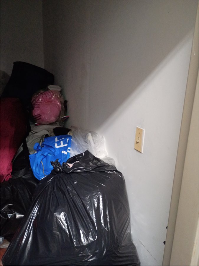 10 x 10 storage unit in Baltimore, MD