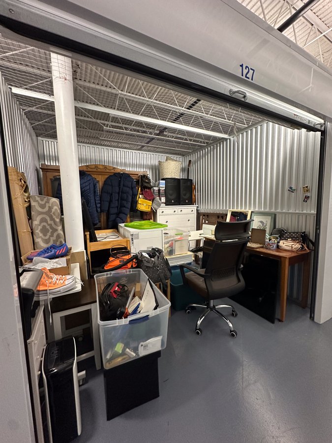 10 x 10 storage unit in Rockville, MD