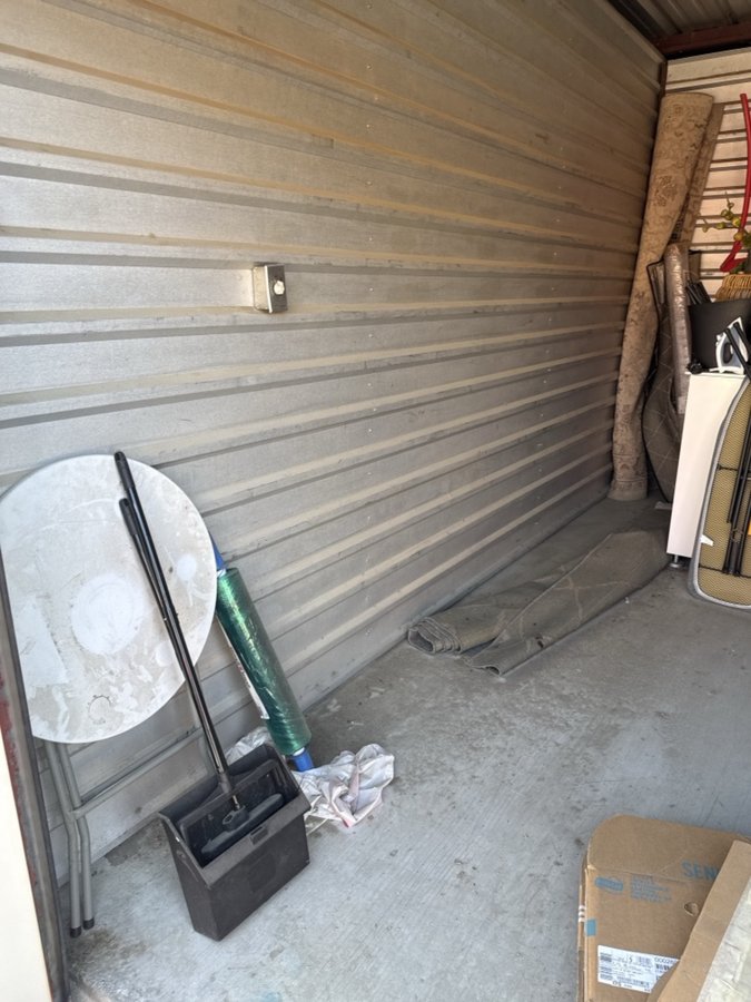 10 x 15 storage unit in Desert Hot Springs, CA