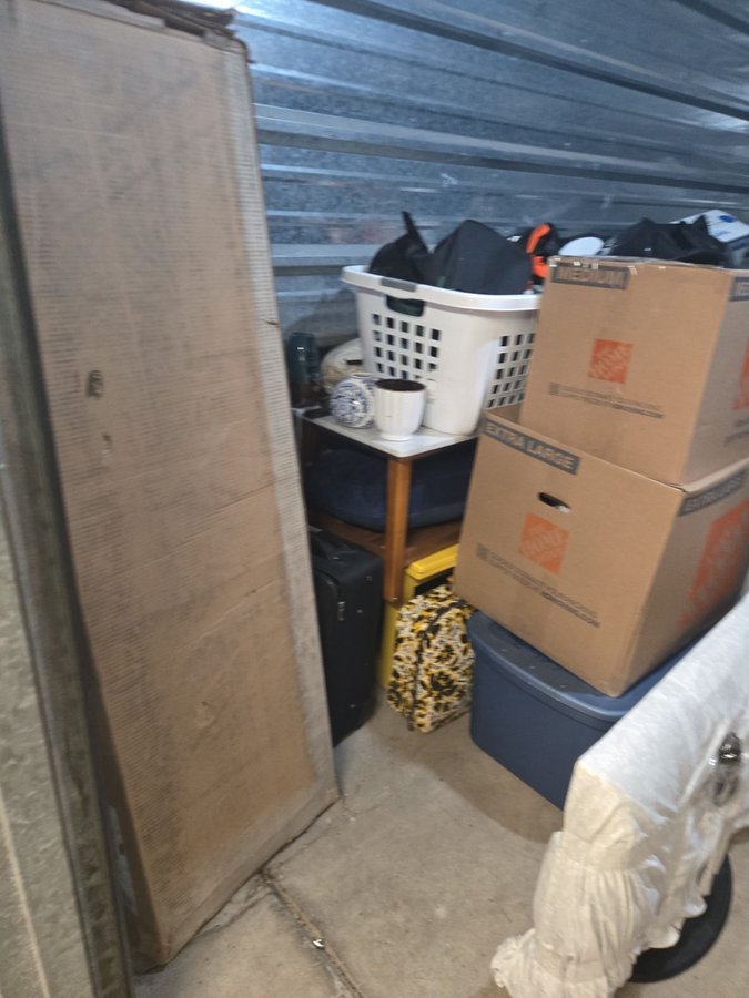 10 x 15 storage unit in Baltimore, MD