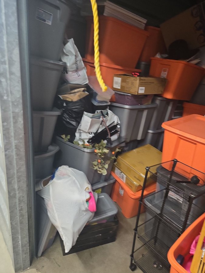 10 x 10 storage unit in Baltimore, MD