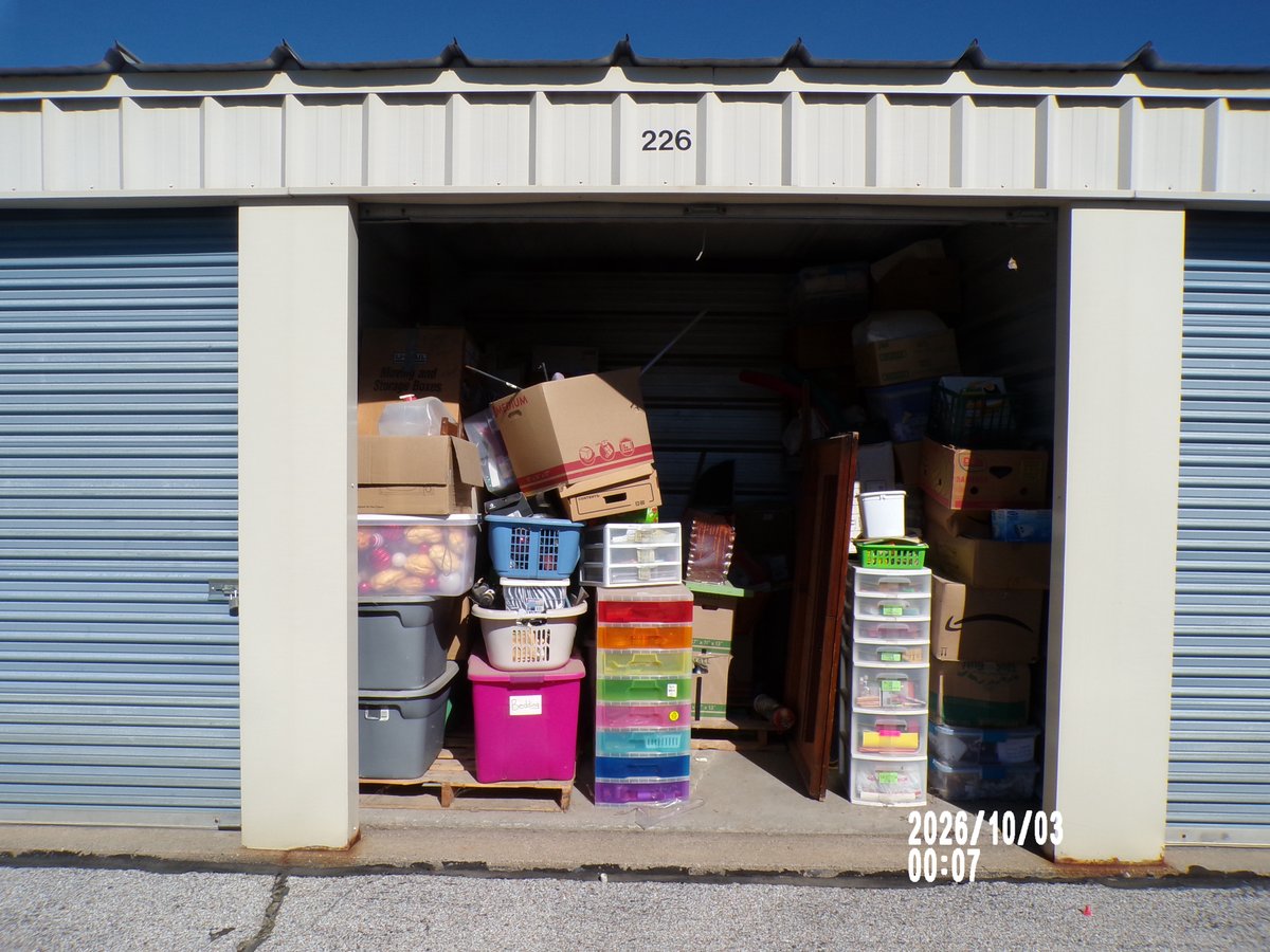 10 x 10 storage unit in Omaha, NE