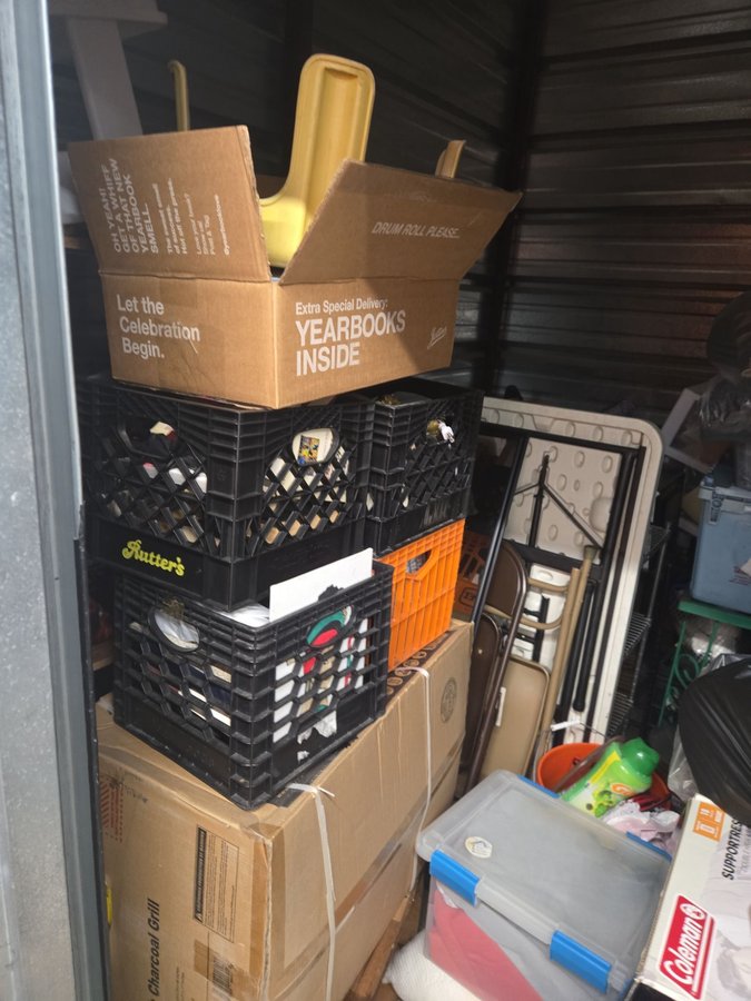10 x 10 storage unit in Baltimore, MD