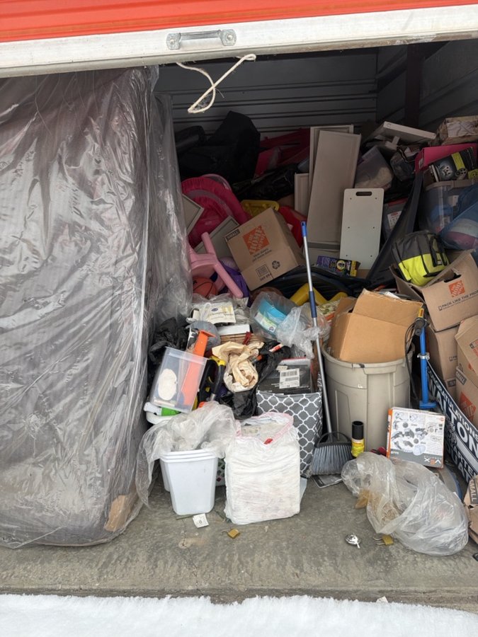 10 x 15 storage unit in Auburn Hills, MI
