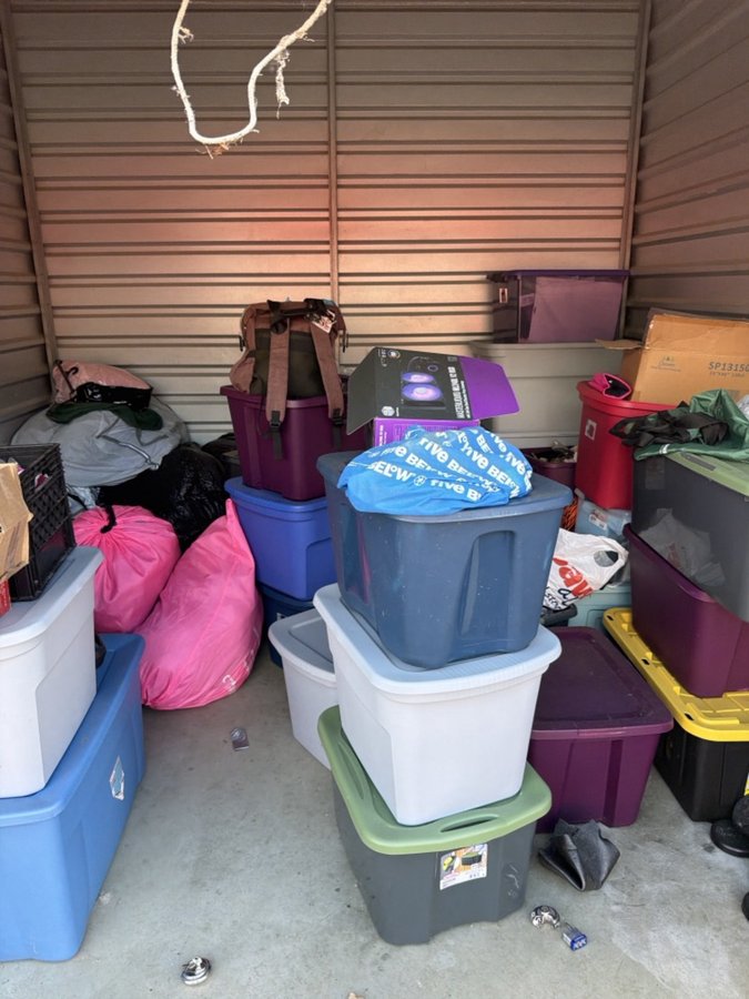 10 x 10 storage unit in Auburn Hills, MI
