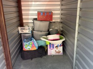 5 x 10 storage unit in Auburn Hills, MI