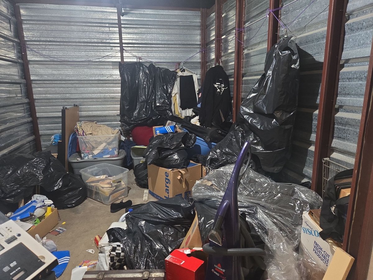 10 x 15 storage unit in Baltimore, MD
