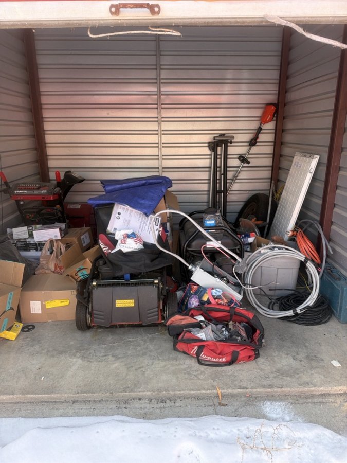 10 x 10 storage unit in Auburn Hills, MI