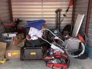 10 x 10 storage unit in Auburn Hills, MI