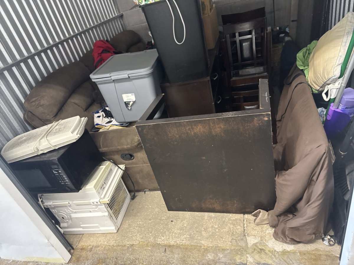 7 x 10 storage unit in Baltimore, MD