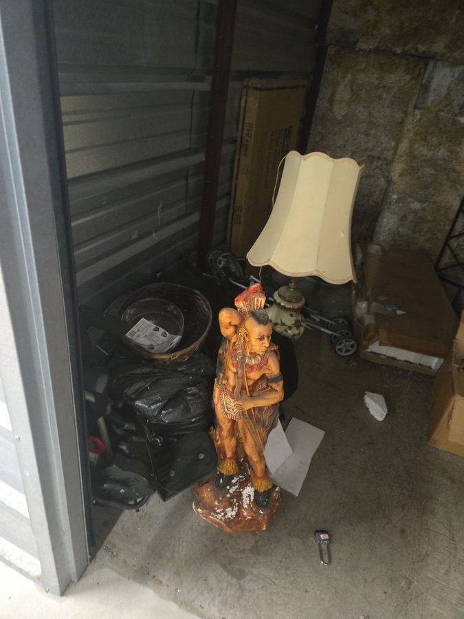 7 x 10 storage unit in Baltimore, MD