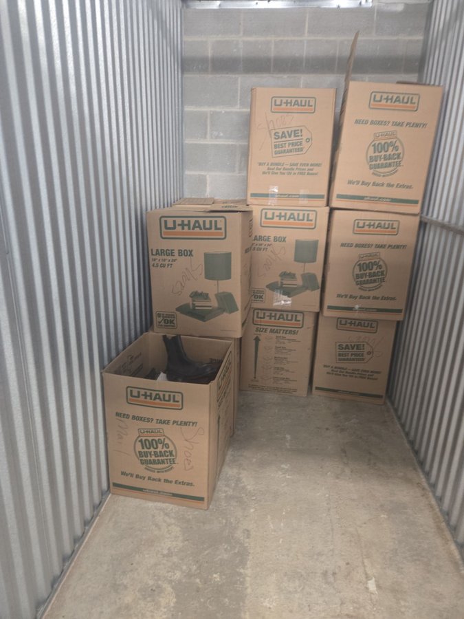 5 x 10 storage unit in Baltimore, MD