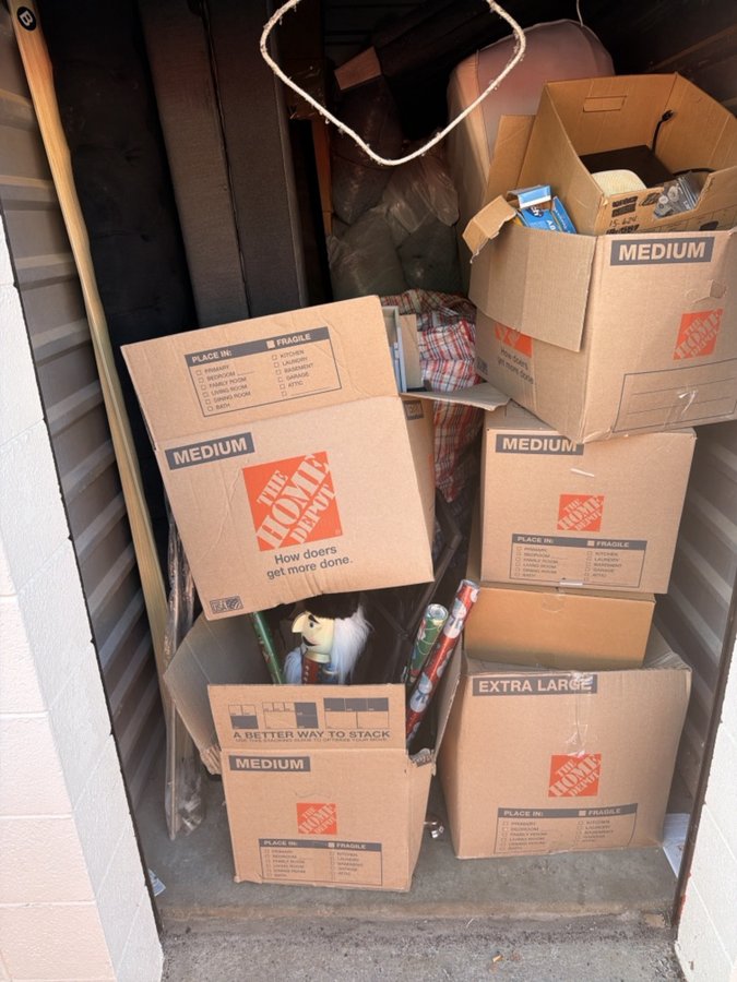 5 x 10 storage unit in Auburn Hills, MI