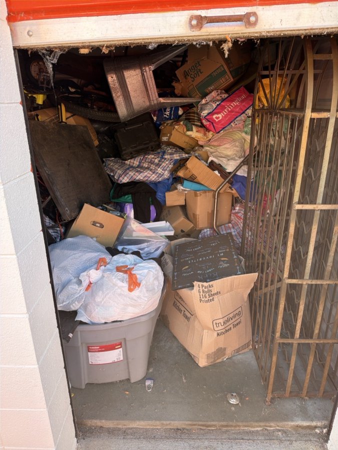 10 x 10 storage unit in Auburn Hills, MI
