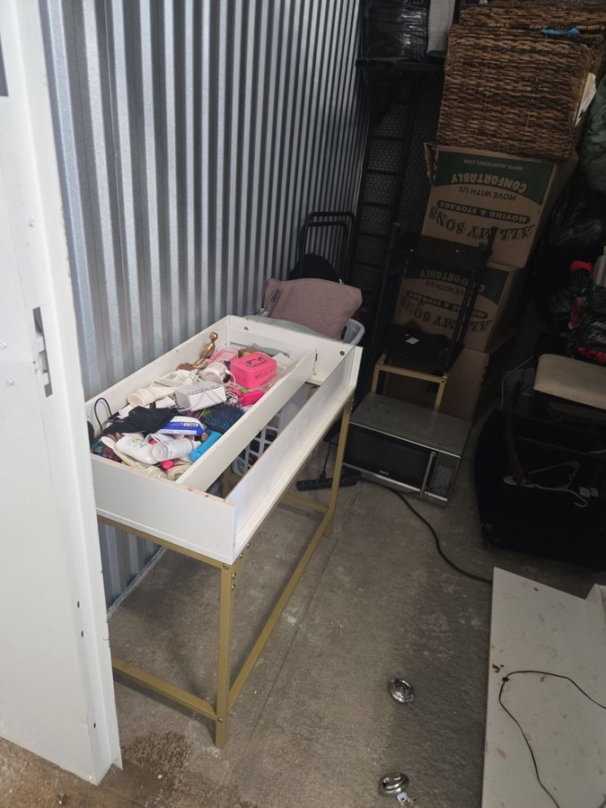 5 x 10 storage unit in Baltimore, MD