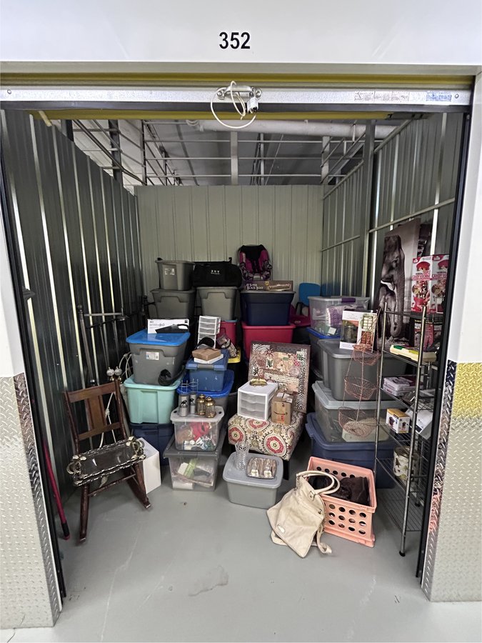 8 x 9 storage unit in Saint Paul, MN