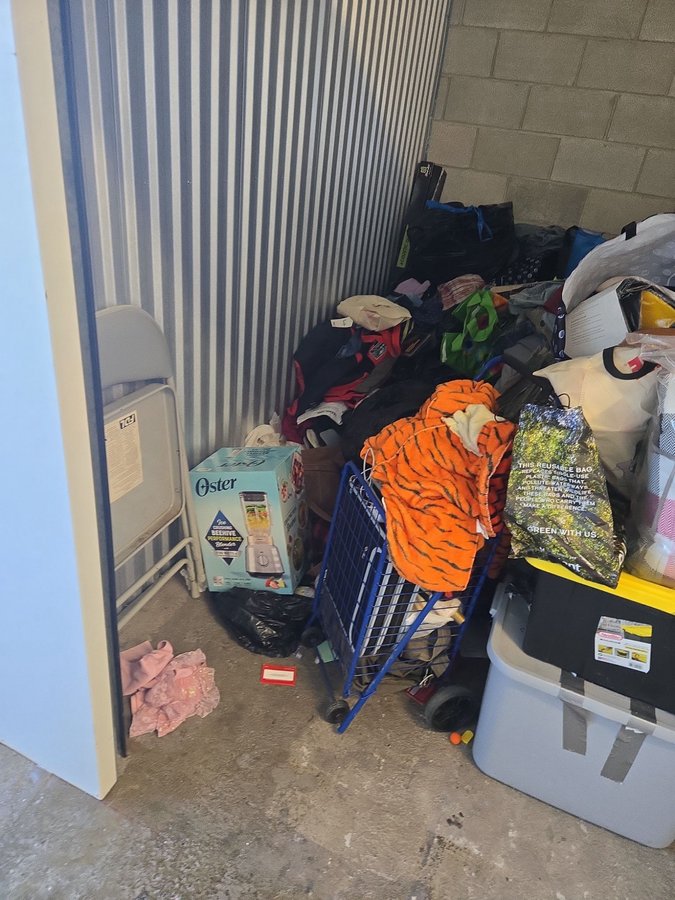 7 x 10 storage unit in Baltimore, MD