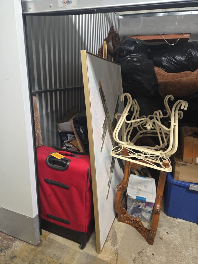 10 x 10 storage unit in Baltimore, MD