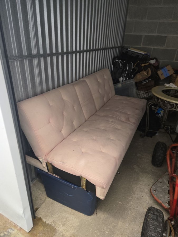 7 x 10 storage unit in Baltimore, MD