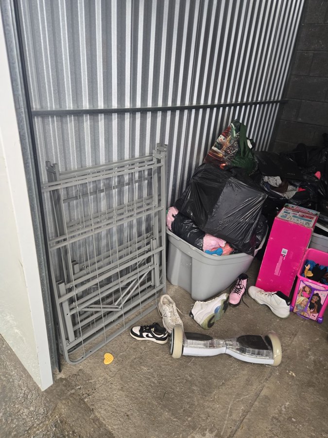 10 x 10 storage unit in Baltimore, MD