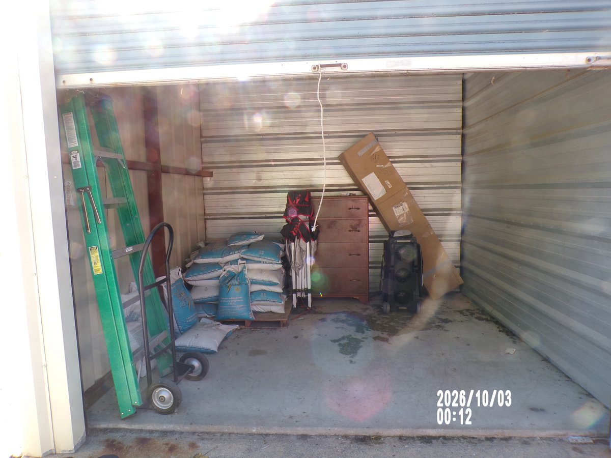 10 x 10 storage unit in Omaha, NE