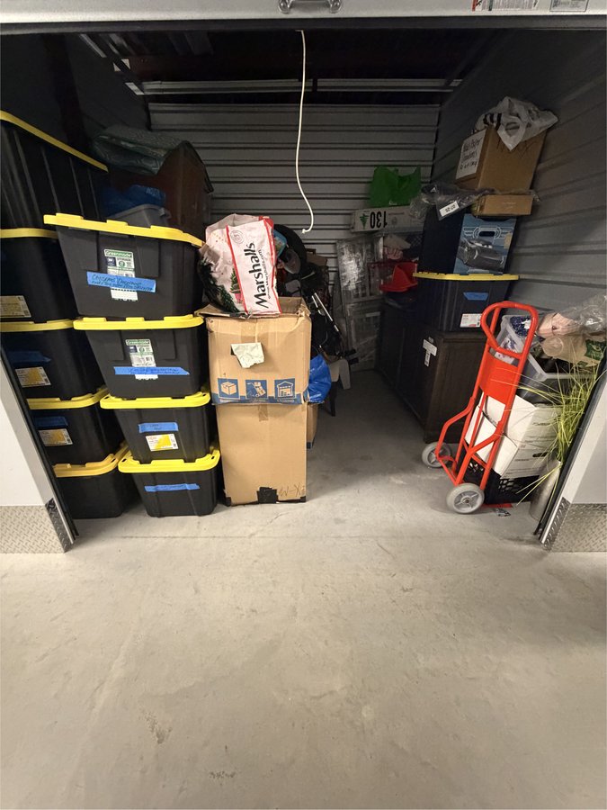 10 x 10 storage unit in Lorton, VA