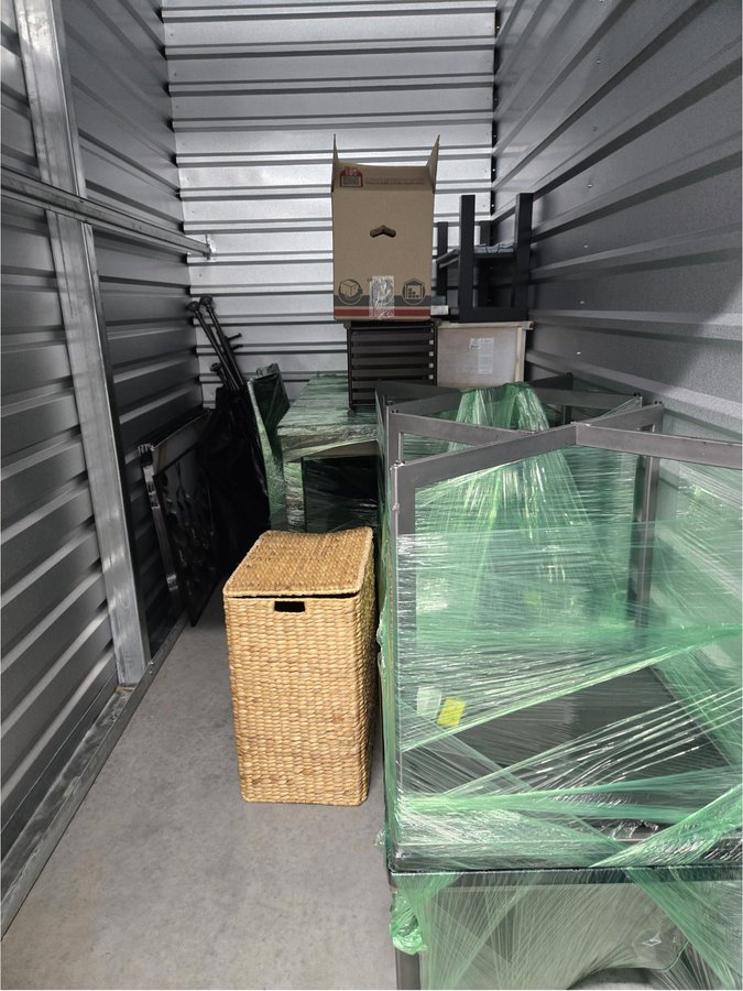 5 x 10 storage unit in Apopka, FL
