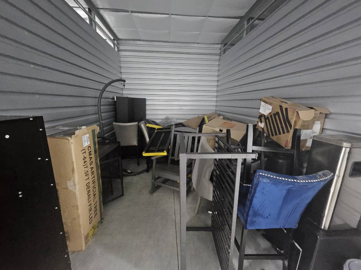 10 x 15 storage unit in La Plata, MD