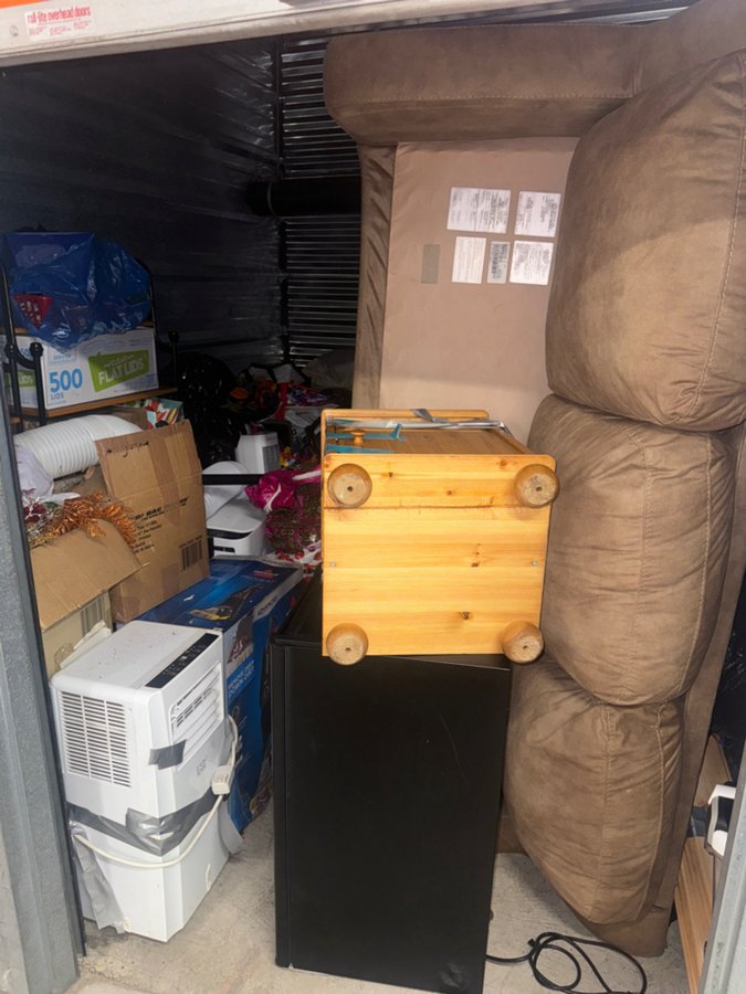 10 x 10 storage unit in Baltimore, MD