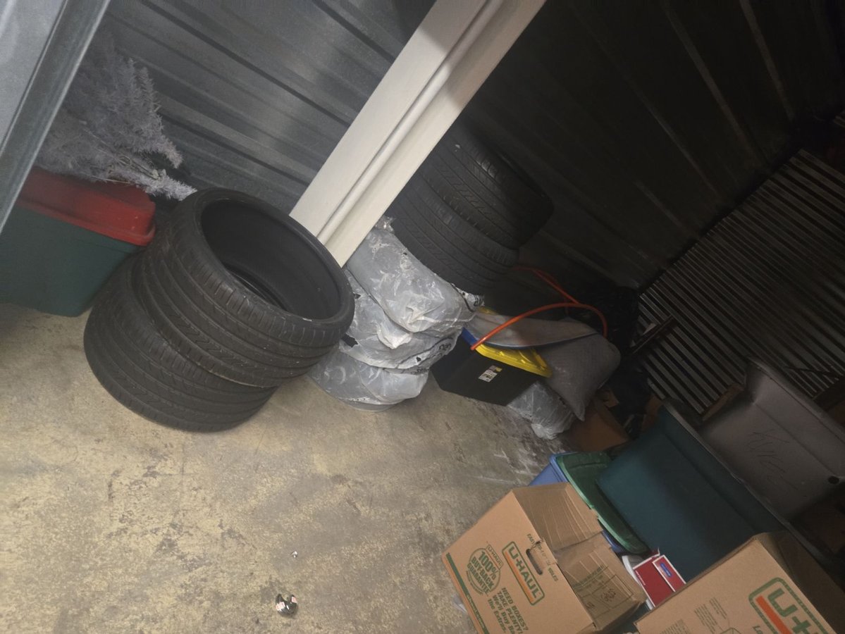 10 x 15 storage unit in Baltimore, MD