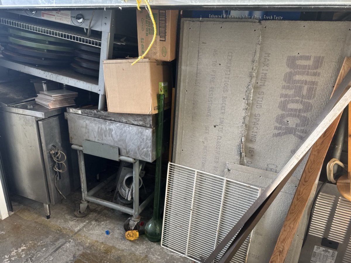 10 x 5 storage unit in Baltimore, MD