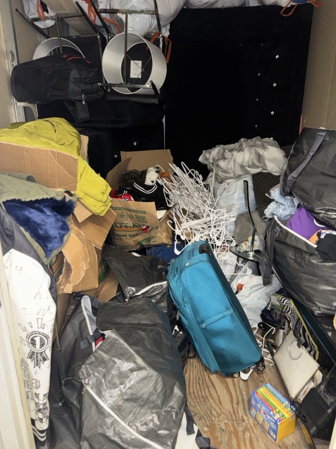 7 x 9 storage unit in Canoga Park, CA