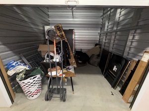 10 x 10 unit in Canoga Park